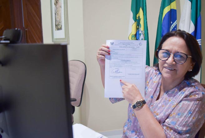 GOVERNADORA SANCIONA LEI QUE RESERVA VAGAS DE EMPREGO PARA TRAVESTIS EM EMPRESAS COM INCENTIVOS FISCAIS