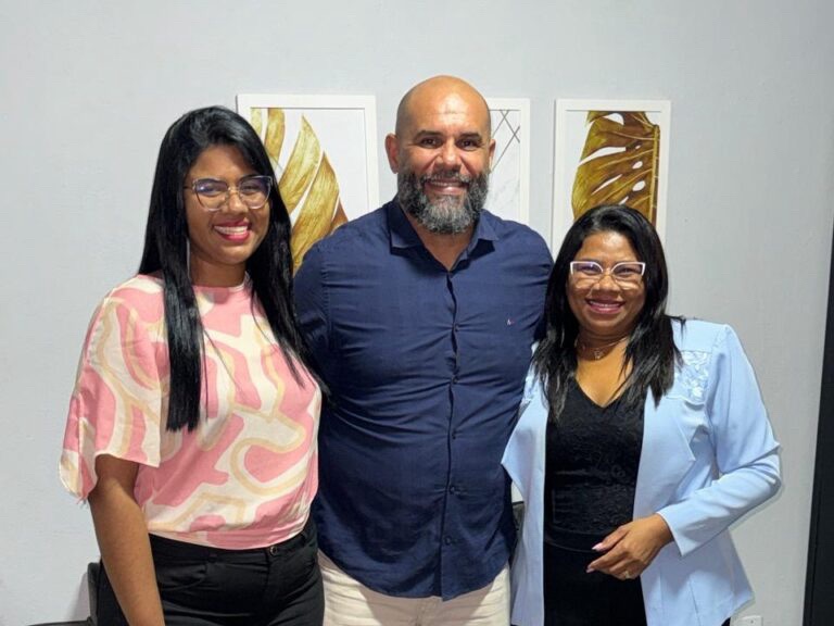 Apóstolo João Padilha Declara Apoio a Pré-candidaturas de Nilda e Rafaela em Parnamirim