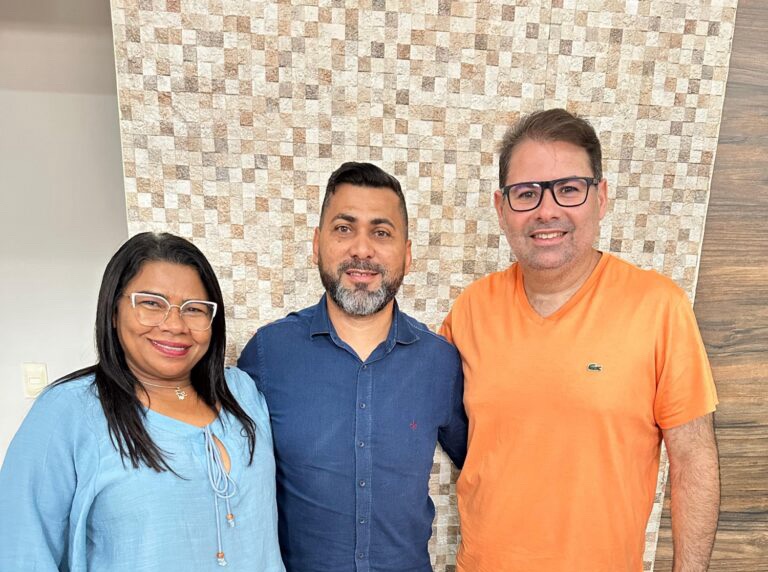 Pastor Carlos Kleber da CCAMOR declara apoio a Thiago Cartaxo e Professora Nilda