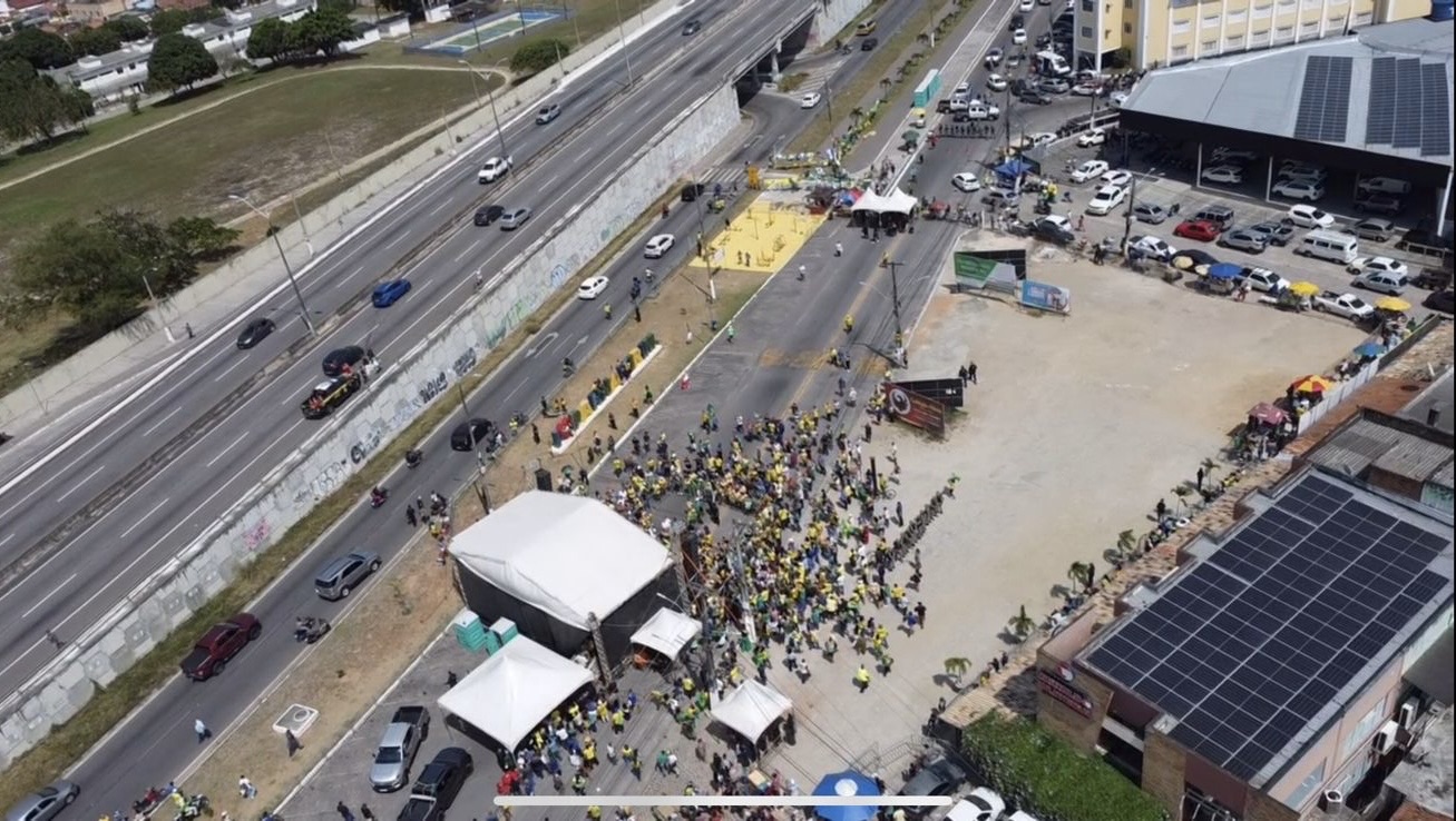 Visita de Bolsonaro a Parnamirim em Apoio a Salatiel de Souza Gera Frustração e Polêmica