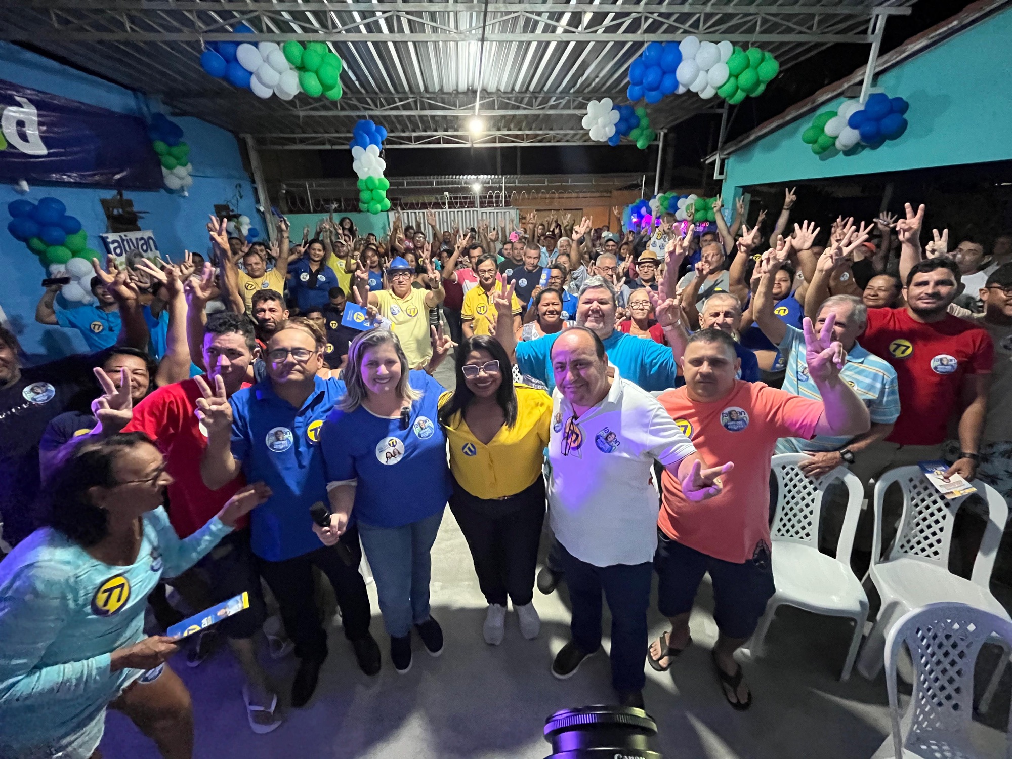 RANIERE BARROS REÚNE MAIS DE 200 PESSOAS EM EVENTO DE APOIO À CANDIDATURA DE FATIVAN ALVES E NILDA EM PARNAMIRIM